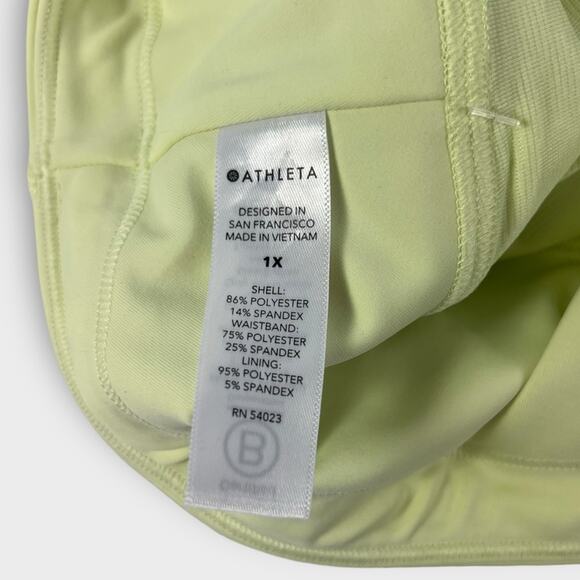 Athleta Run With It Short in Tequila Green Size 1X - Picture 5 of 8